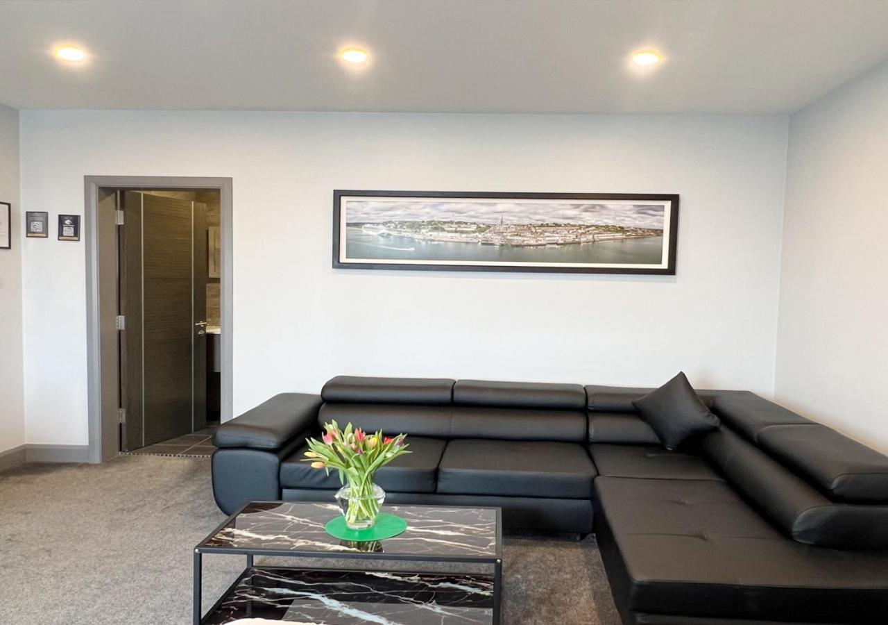 קוב Bella Vista Hotel & Self Catering Suites מראה חיצוני תמונה