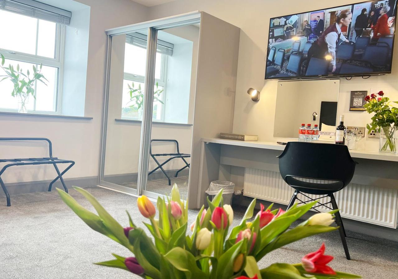 קוב Bella Vista Hotel & Self Catering Suites מראה חיצוני תמונה