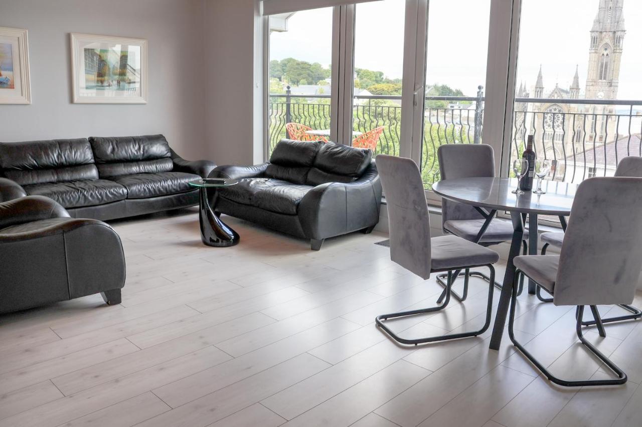 קוב Bella Vista Hotel & Self Catering Suites מראה חיצוני תמונה