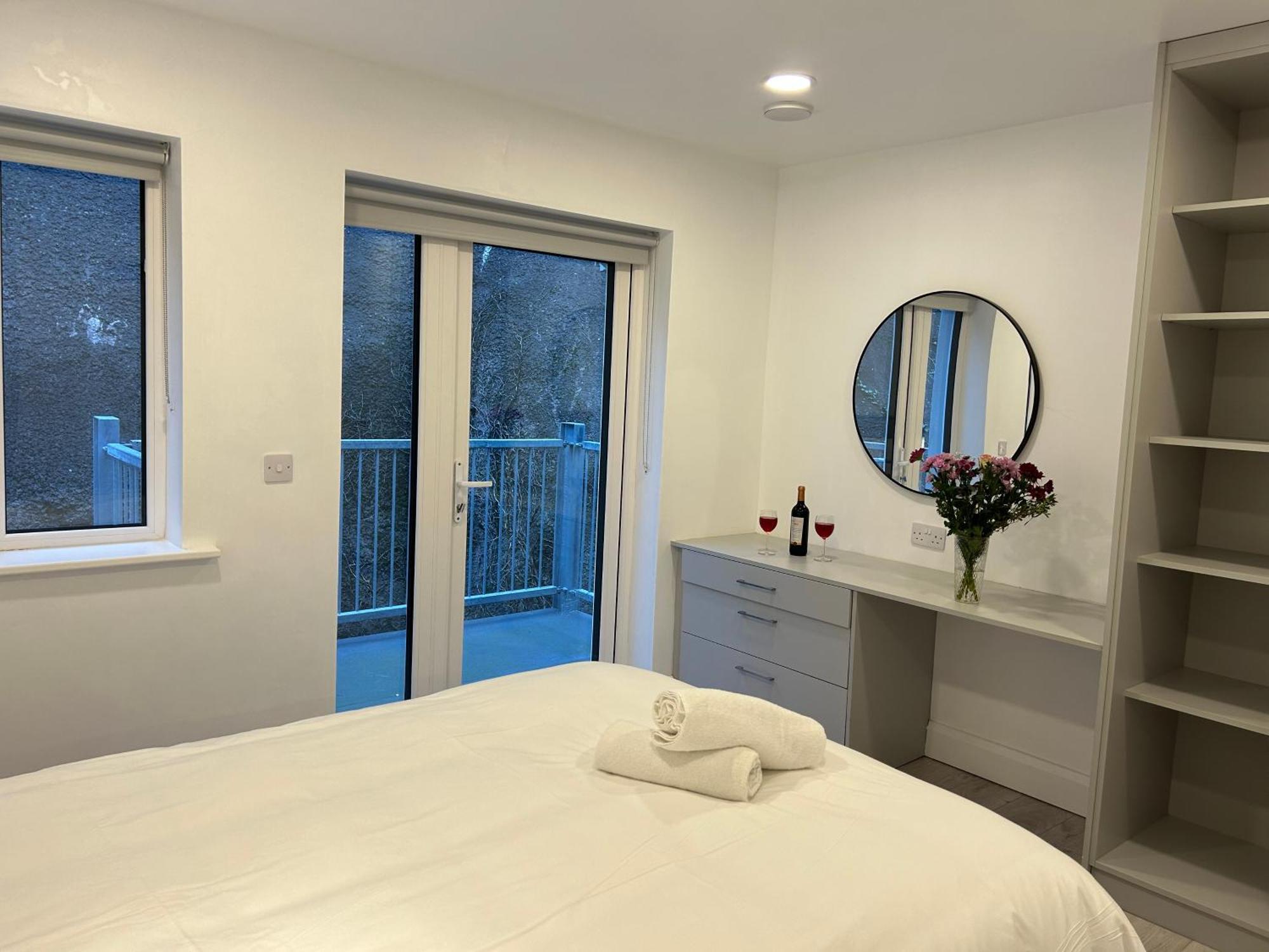 קוב Bella Vista Hotel & Self Catering Suites מראה חיצוני תמונה