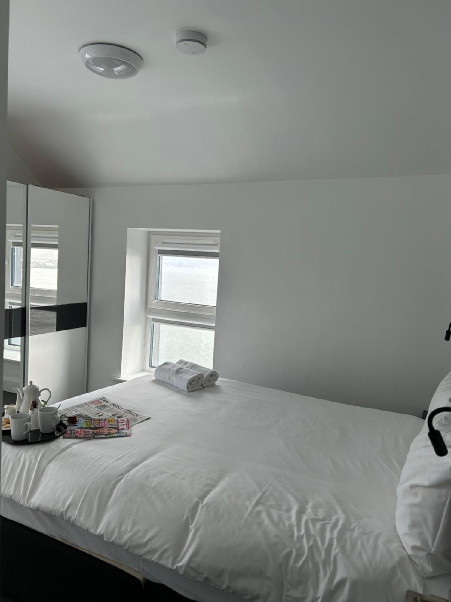 קוב Bella Vista Hotel & Self Catering Suites מראה חיצוני תמונה